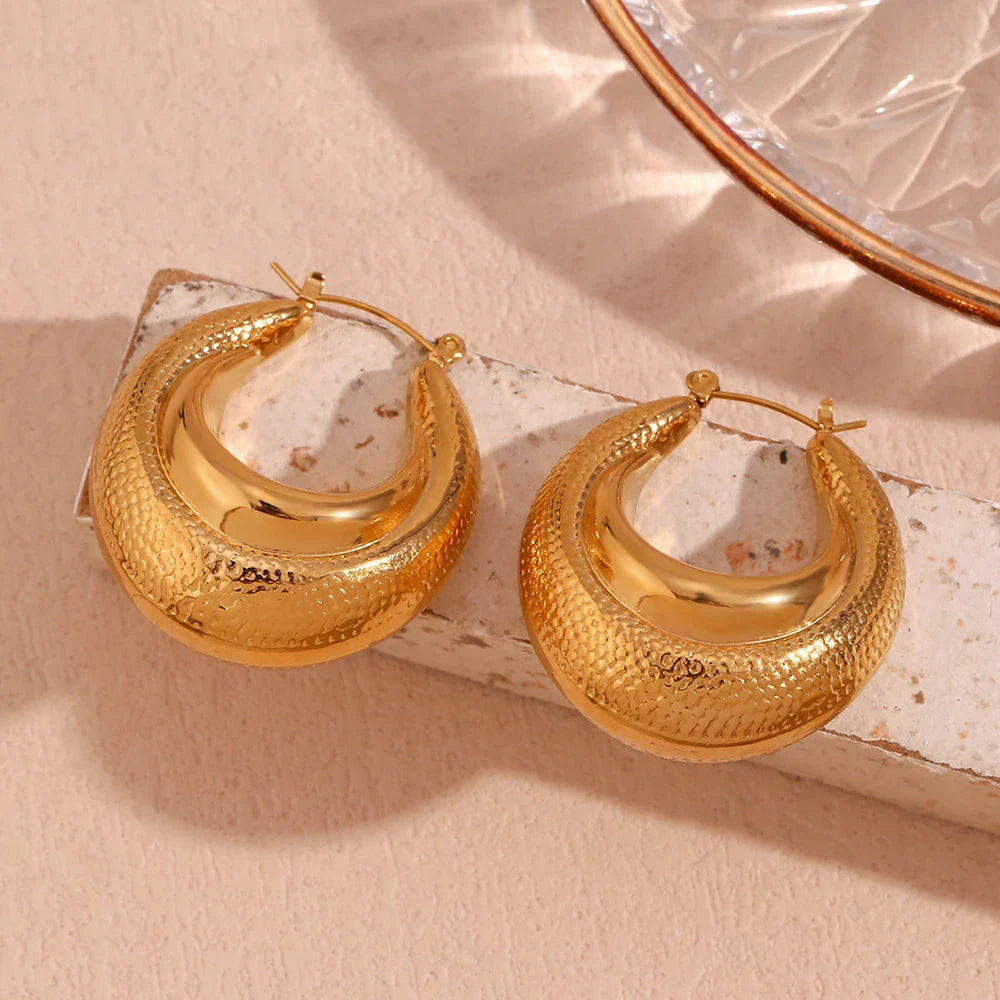 Brincos de Argola Texturizados Banhados a Ouro 18k