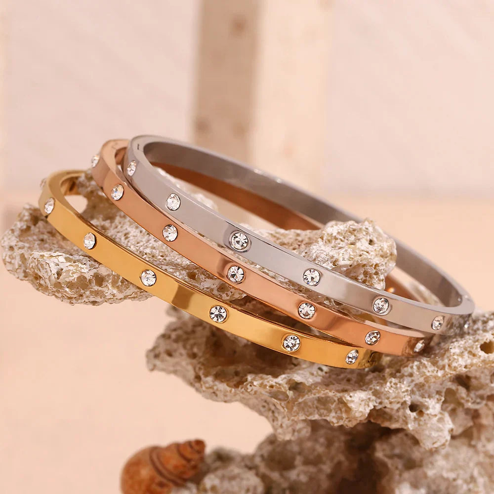 Pulseira Burnetts Joias Dourada com Zircônia e Aço Inoxidável