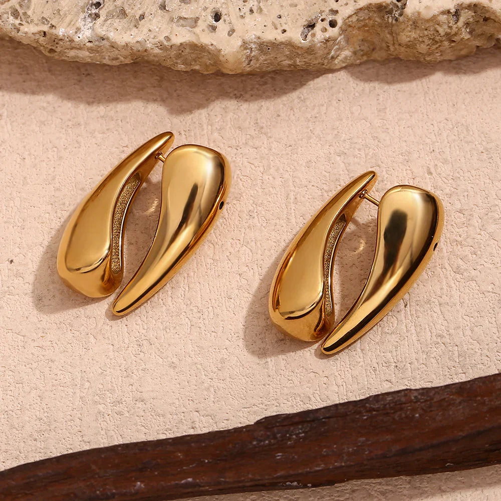 Brincos Elegância Dourada em Aço Inoxidável