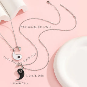 2 pieces/set Luminous peach heart black and white Yin and Yang gossip couple necklace