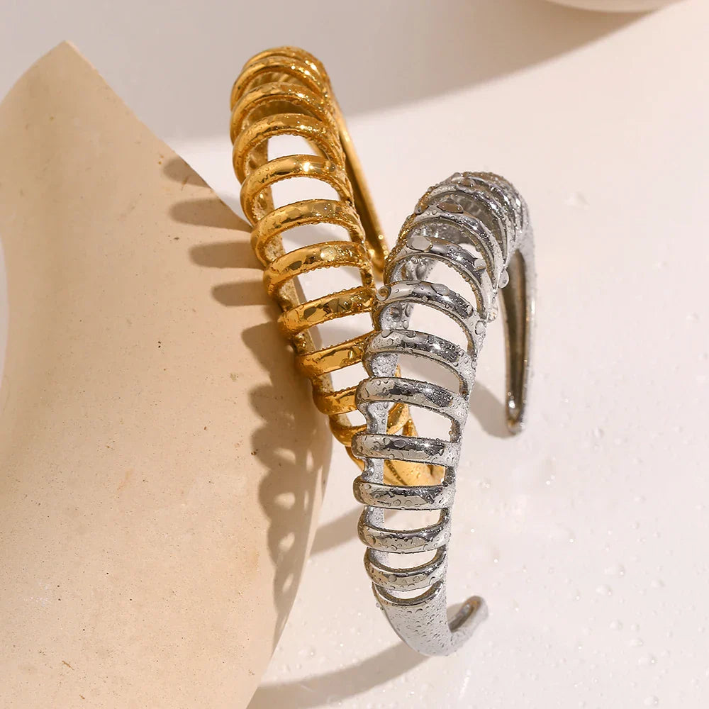 Pulseira Elegante de Aço Inoxidável com Design Ondulado
