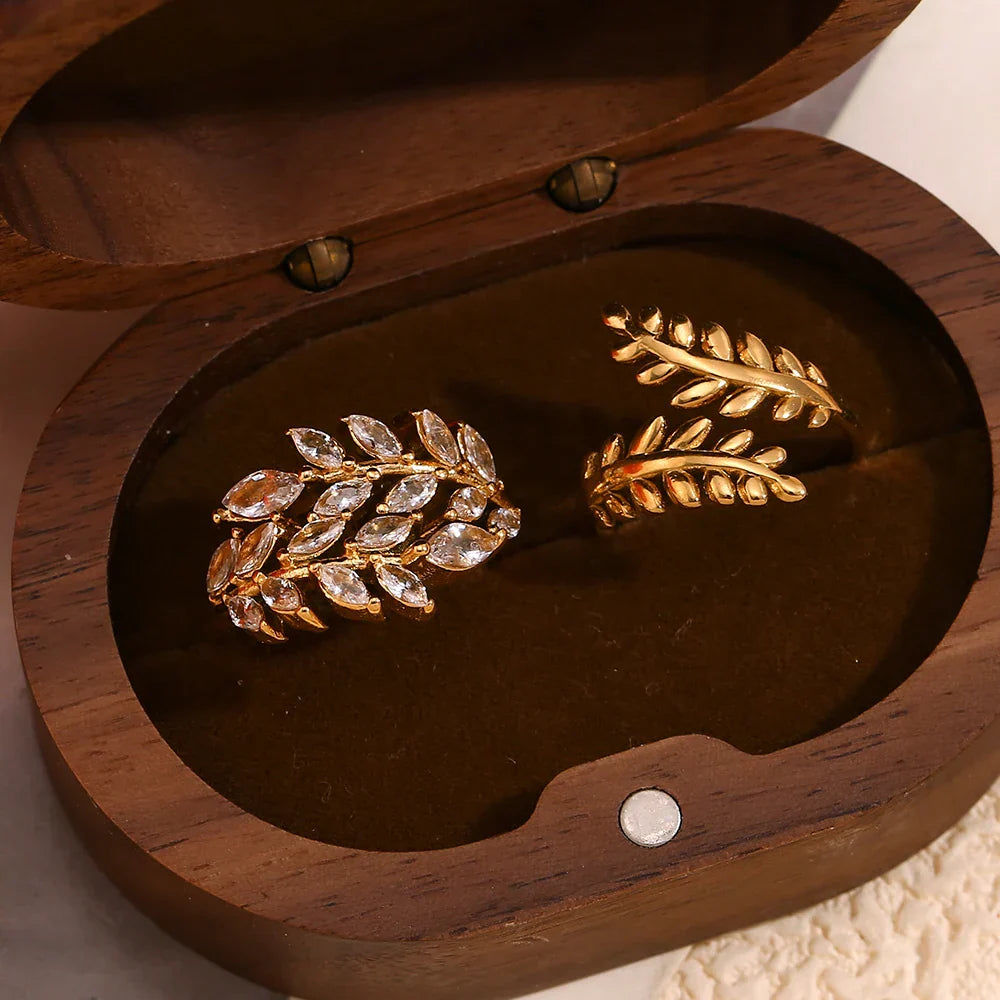 Anel Folha de Zircônia Banhado a Ouro 18K