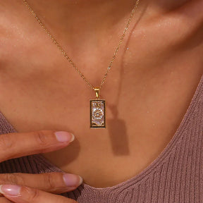 Colar Tarot com Pingente de Zircônia e Ouro 18K