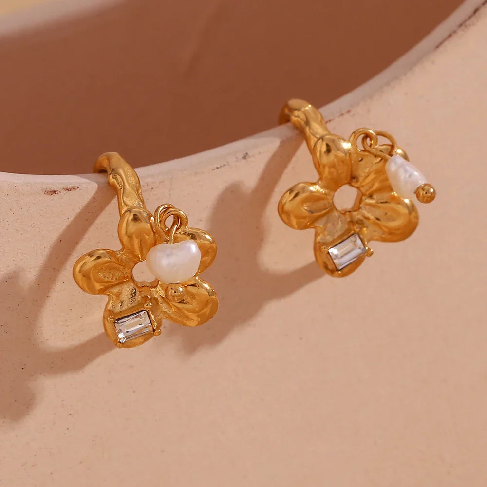 Brincos Florais de Zircônia e Pérola