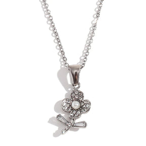 Colar Elegante com Pingente de Flor e Zircônia