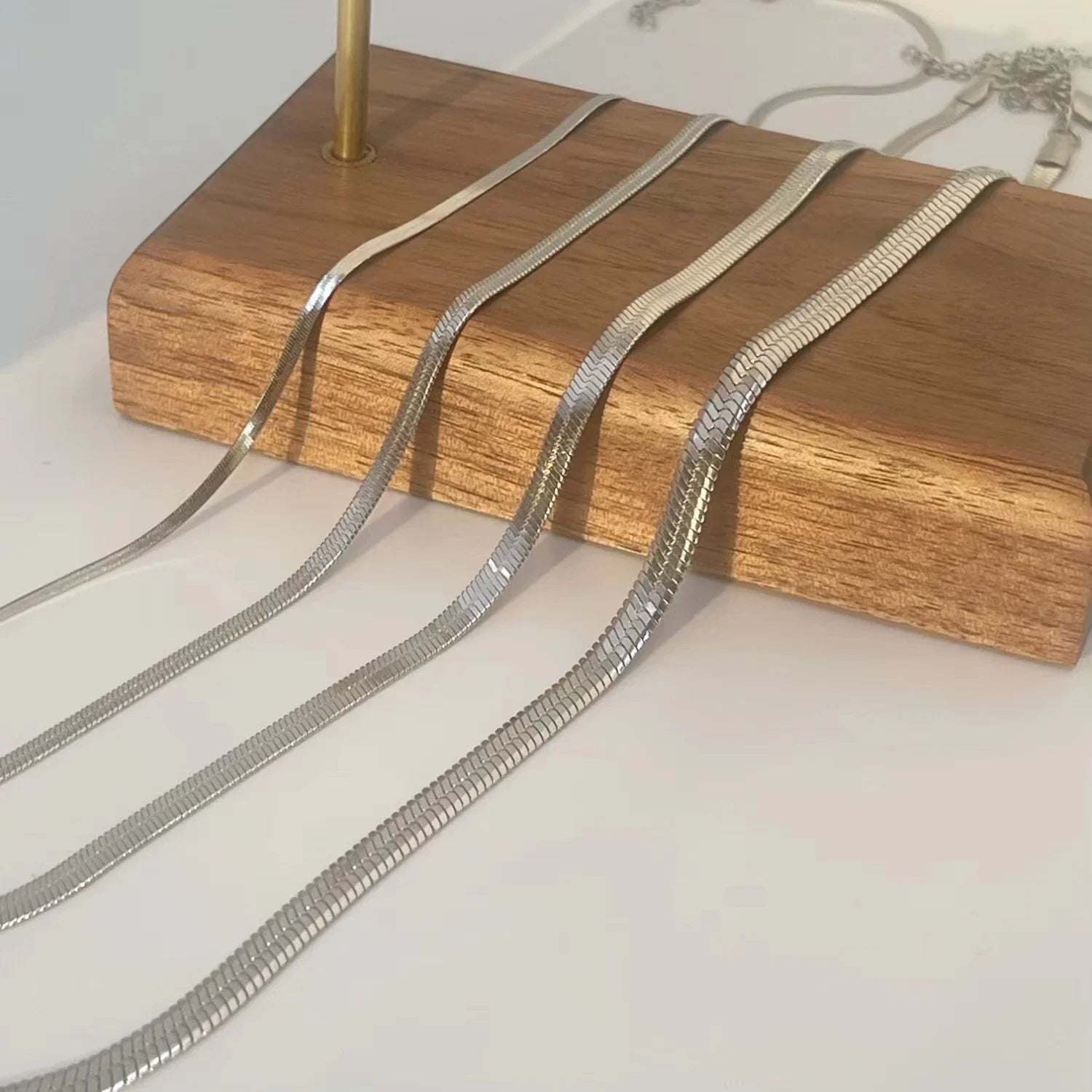 Colar Unissex de Aço Inoxidável banhado ouro 18k Dourado - Estilo Minimalista