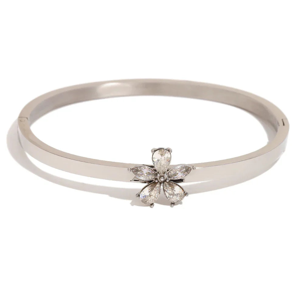 Pulseira Flor de Zircônia Banhada a Ouro 18K
