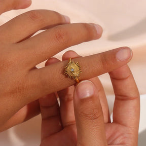 Anel Olho Dourado com Zircônia Ajustável