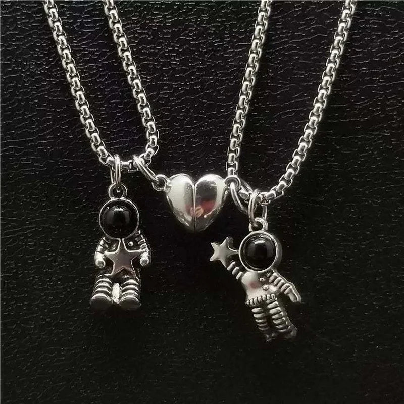 Colares casal astronauta