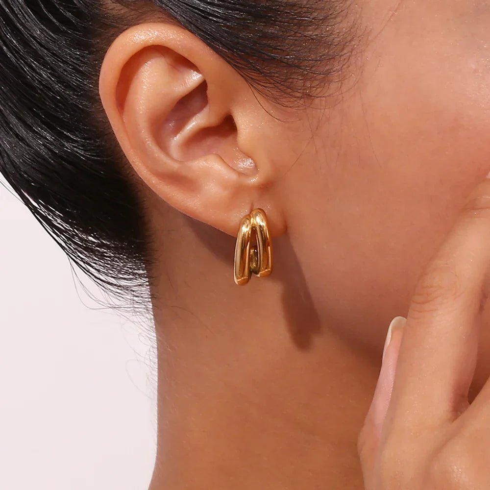 Brincos Elegantes de Camada Dupla em Ouro 18K