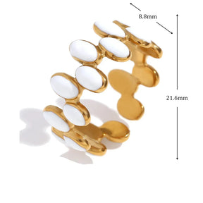 Anel Oval Geométrico com Esmalte Branco
