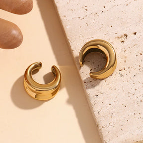 Brincos de Ouro 18K com Design Elegante