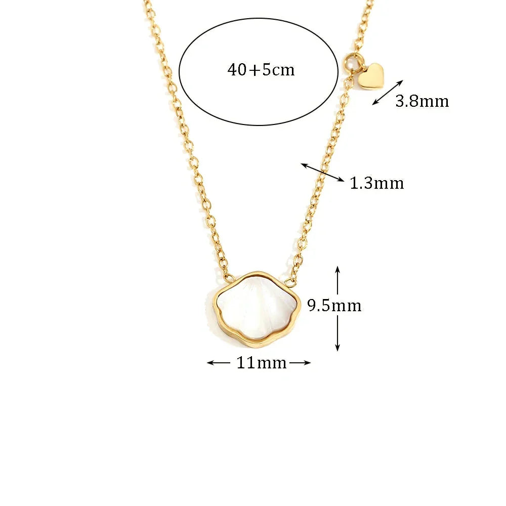 Colar Minimalista com Pingente de Concha Dourado