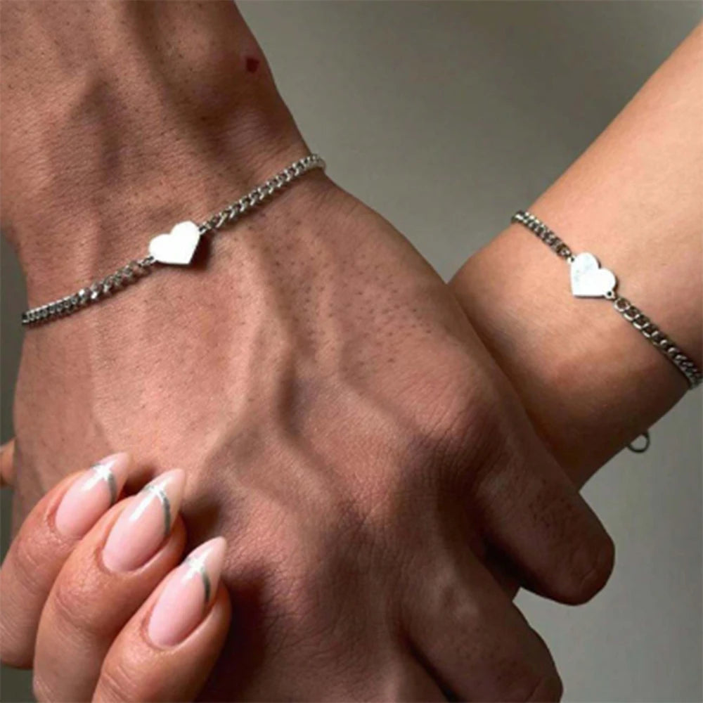 Pulseiras com coraçãozinho