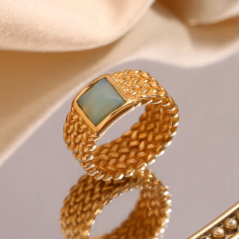 Anel Elegance com Pedra Natural e Zircônia