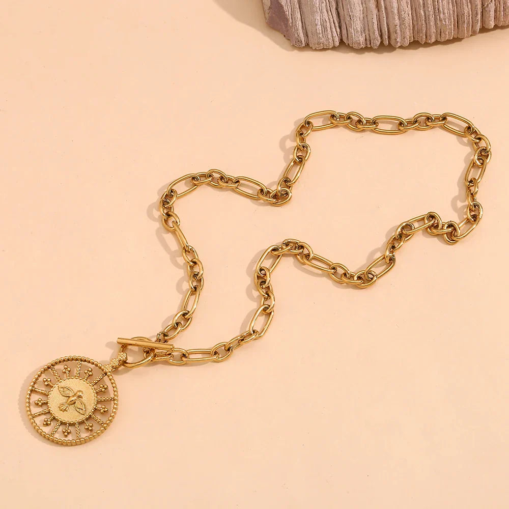 Colar Pingente Totem Pássaro Divino em Ouro 18K