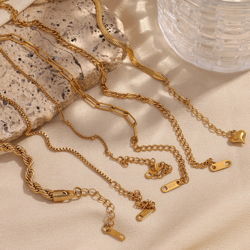 Pulseira Figaro Banhada a Ouro 18K Burnetts Joias