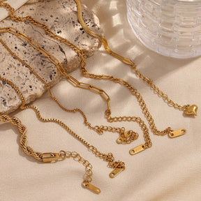 Pulseira Figaro Banhada a Ouro 18K Burnetts Joias