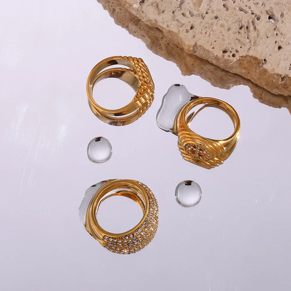 Anel de Luxo com Zircônia Banhado a Ouro
