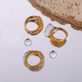 Anel de Luxo com Zircônia Banhado a Ouro