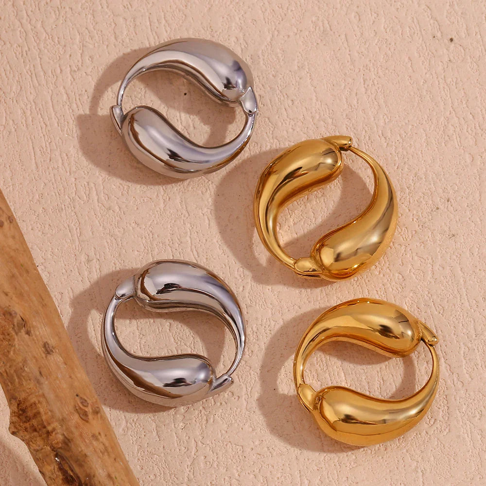 Brincos de Argola Duas Gotas Banhados a Ouro 18K