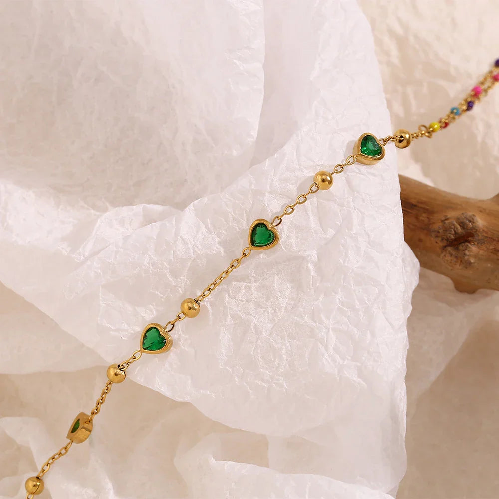 Pulseira de Mão com Corações Verdes e Zircônias Coloridas