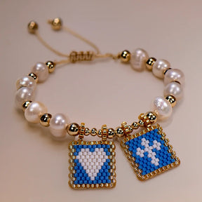 Pulseira de Pérolas com Coração e Cruz Boho