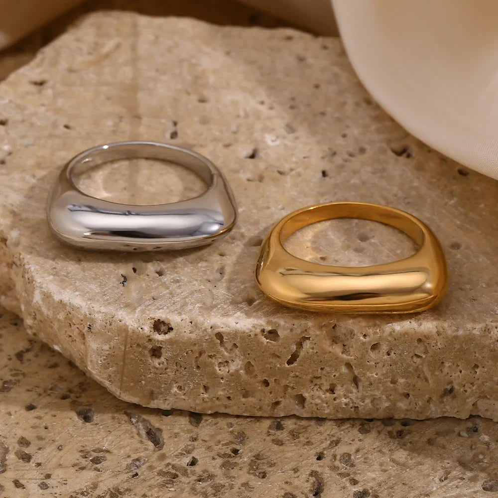 Anel Minimalista Quadrado em Aço Inoxidável Banhado a Ouro