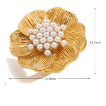Anel Flor Elegante com Pérola e Aço Inoxidável