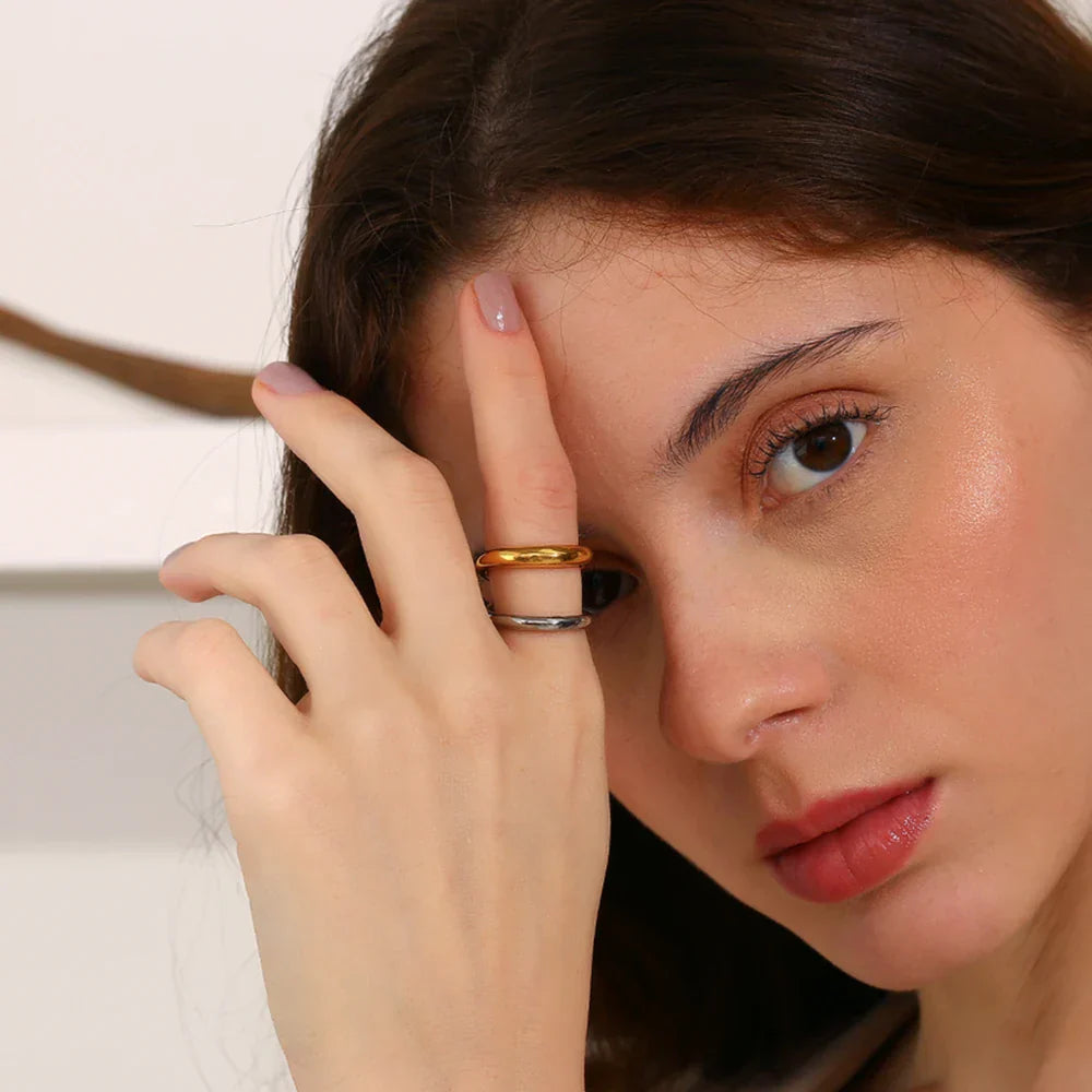 Anel Duplo Elegante em Aço Inoxidável Banhado a Ouro