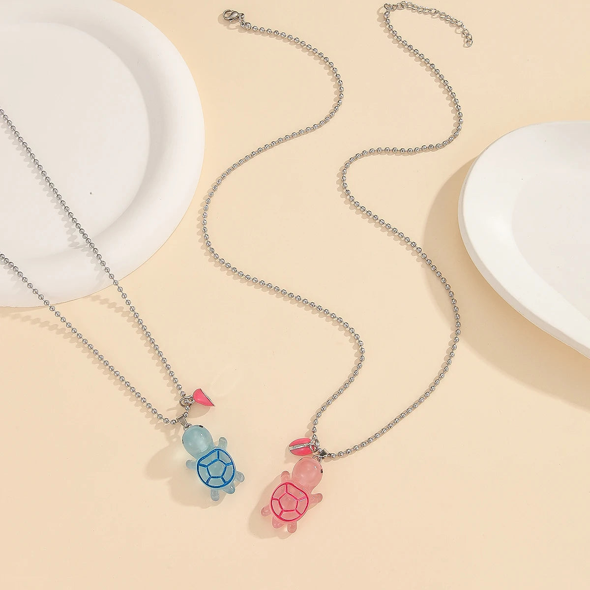 2 pieces/set Luminous pink peach heart glow-in-the-dark turtle couple necklace ladies fashion gift jewelry