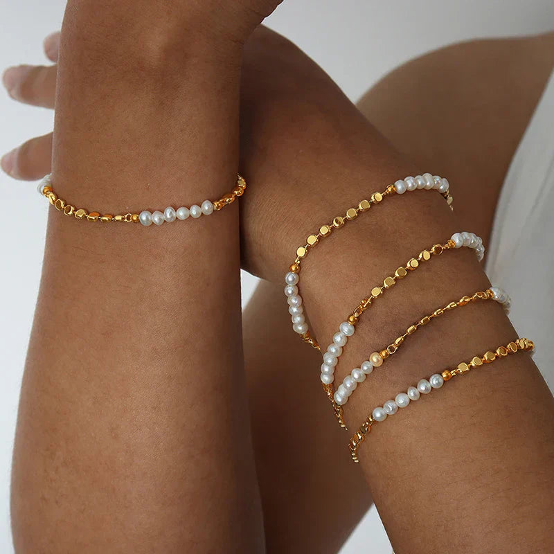Pulseira Ajustável de Pérolas Naturais Burnetts