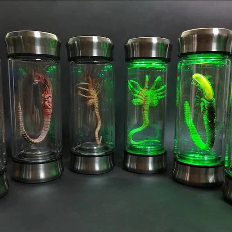 Réplica Alien Xenomorfo em Célula de Vidro