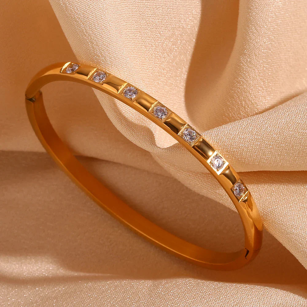 Pulseira Elegante de Ouro 18K com Zircônias