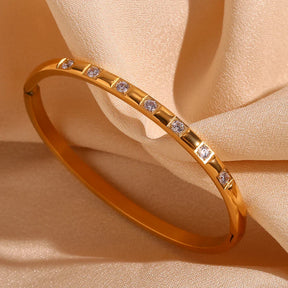 Pulseira Elegante de Ouro 18K com Zircônias