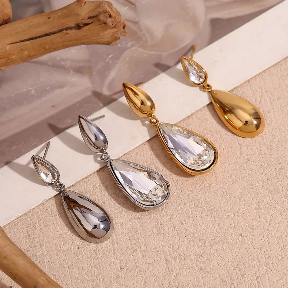 Brincos Elegância Gota D'Água com Zircônia