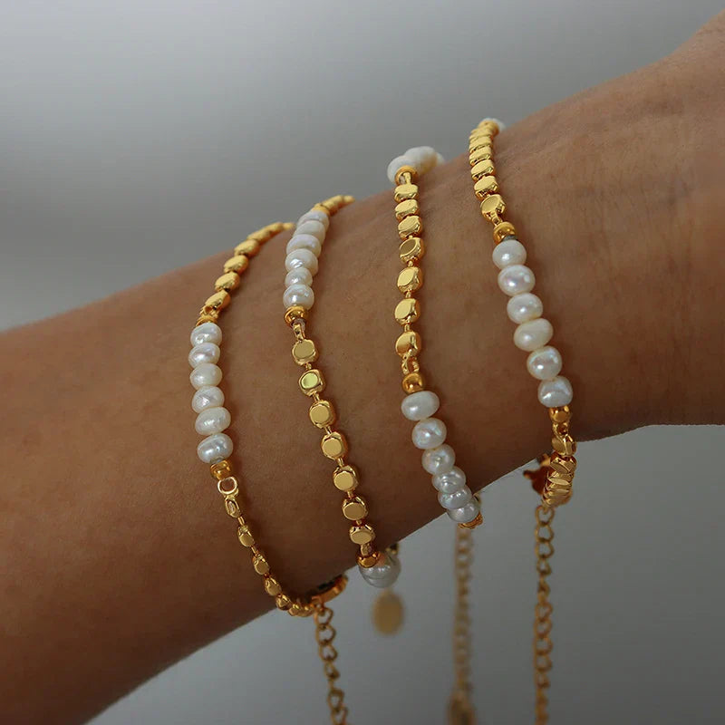 Pulseira Ajustável de Pérolas Naturais Burnetts