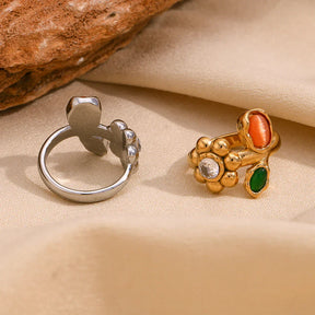 Anel Elegância Floral com Zircônias