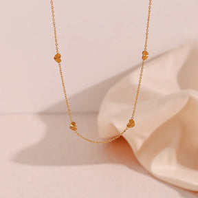 Colar Elegante Coração Dourado em Aço Inoxidável