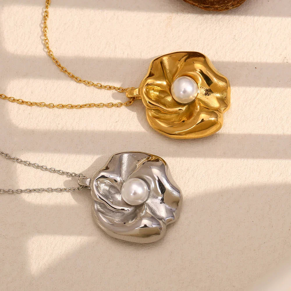 Colar Pingente Flor de Pérola Elegante em Aço Inoxidável 18K