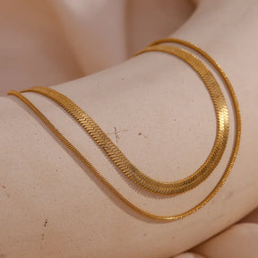 Pulseira Minimalista Banhada a Ouro Burnetts Joias