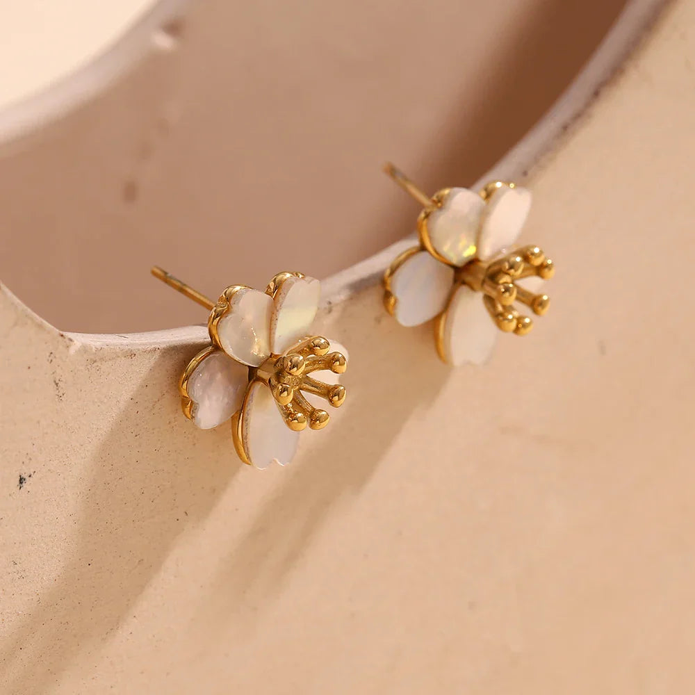 Brincos Flor de Cerejeira E.B.belle - Luxo e Elegância