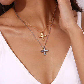 Elegante Colar Cruz em Aço Inoxidável Banhado a Ouro