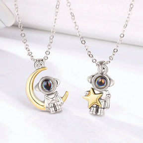 2Pcs/Set Creative Star Moon Astronaut Pendant Couple Necklace For Women Men 100 Languages I Love You Projection Choker Jewelry
