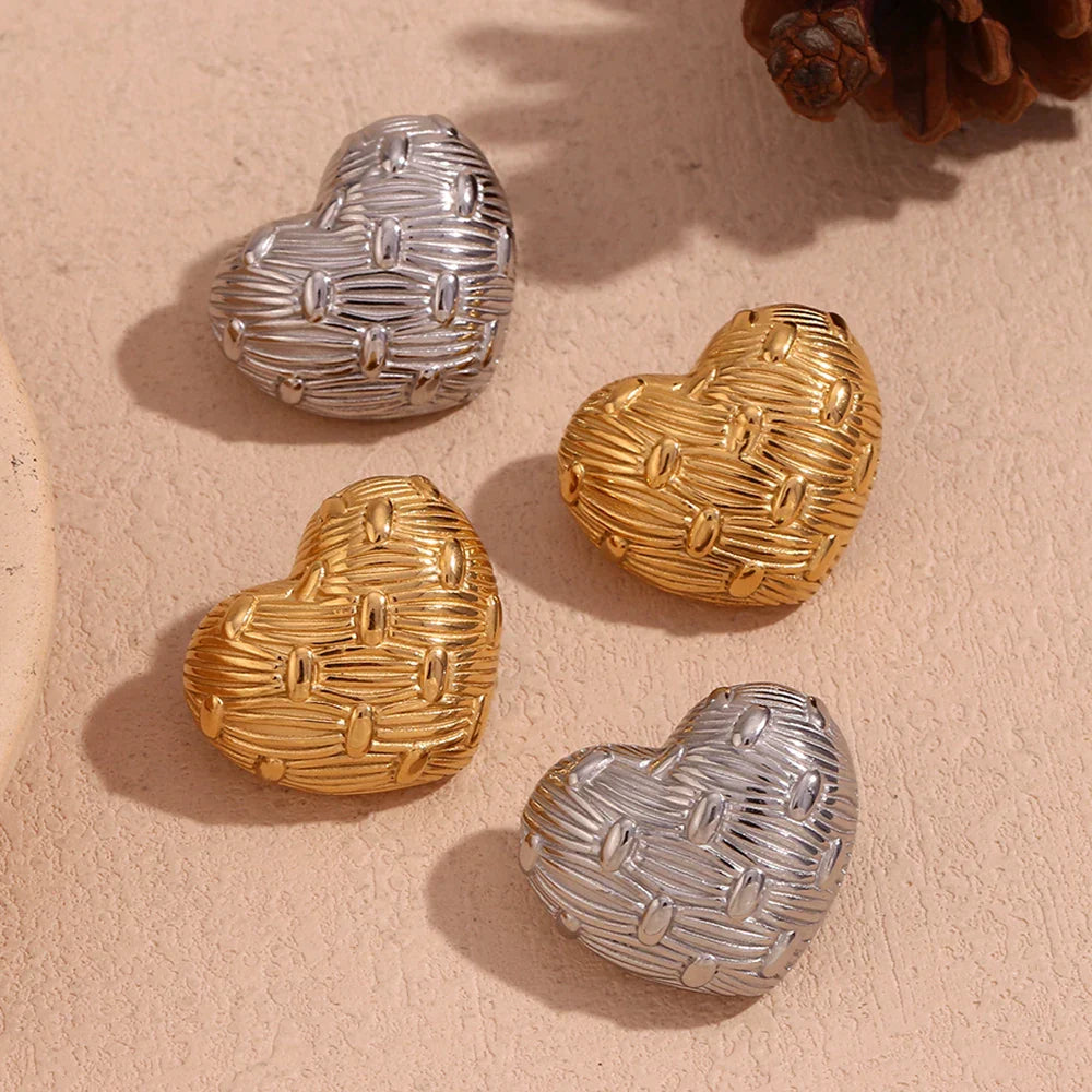Brincos Coração Trançado Banhados a Ouro 18K