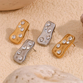 Brinco Irregular com Strass Mary