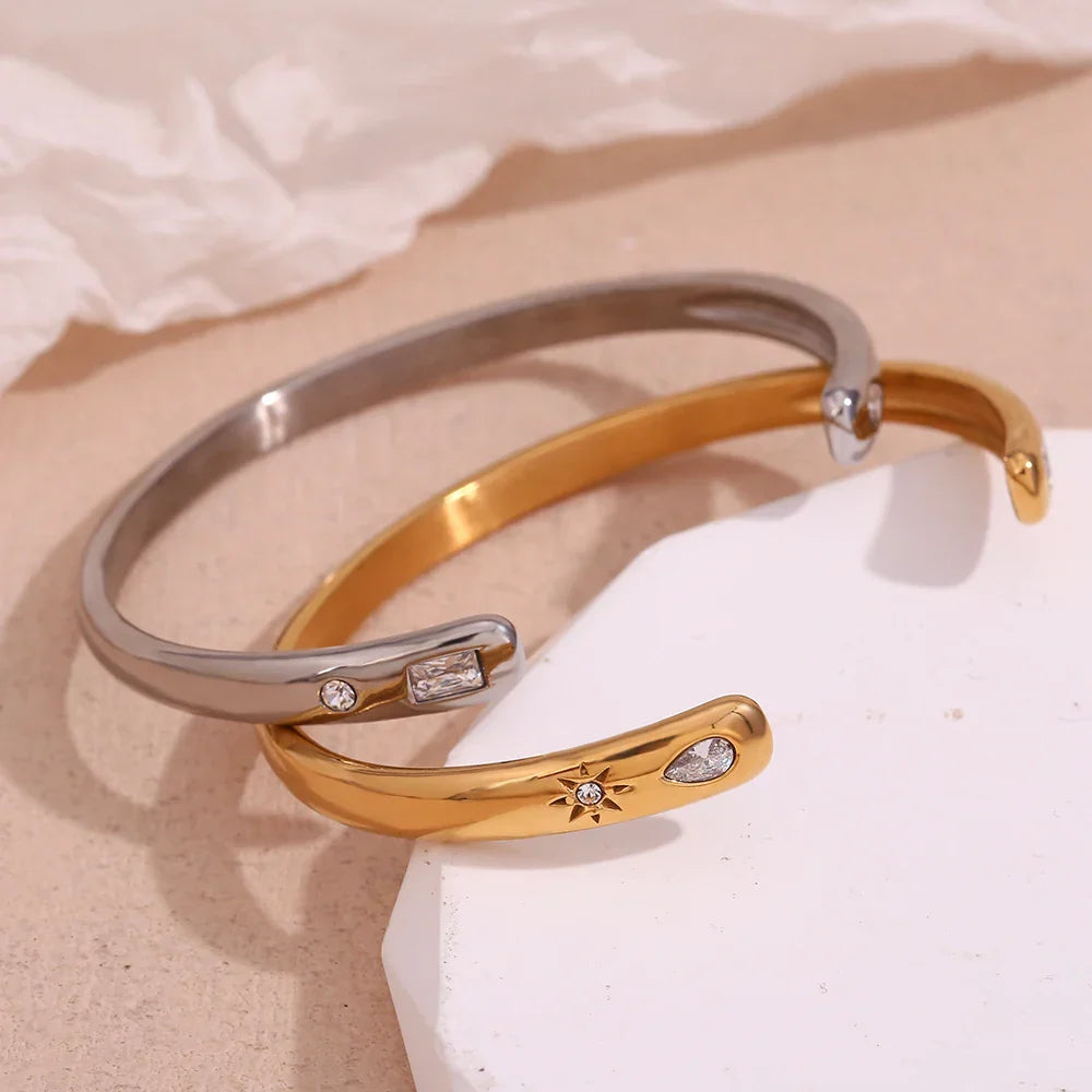 Pulseira Elegância Dourada com Zircônias