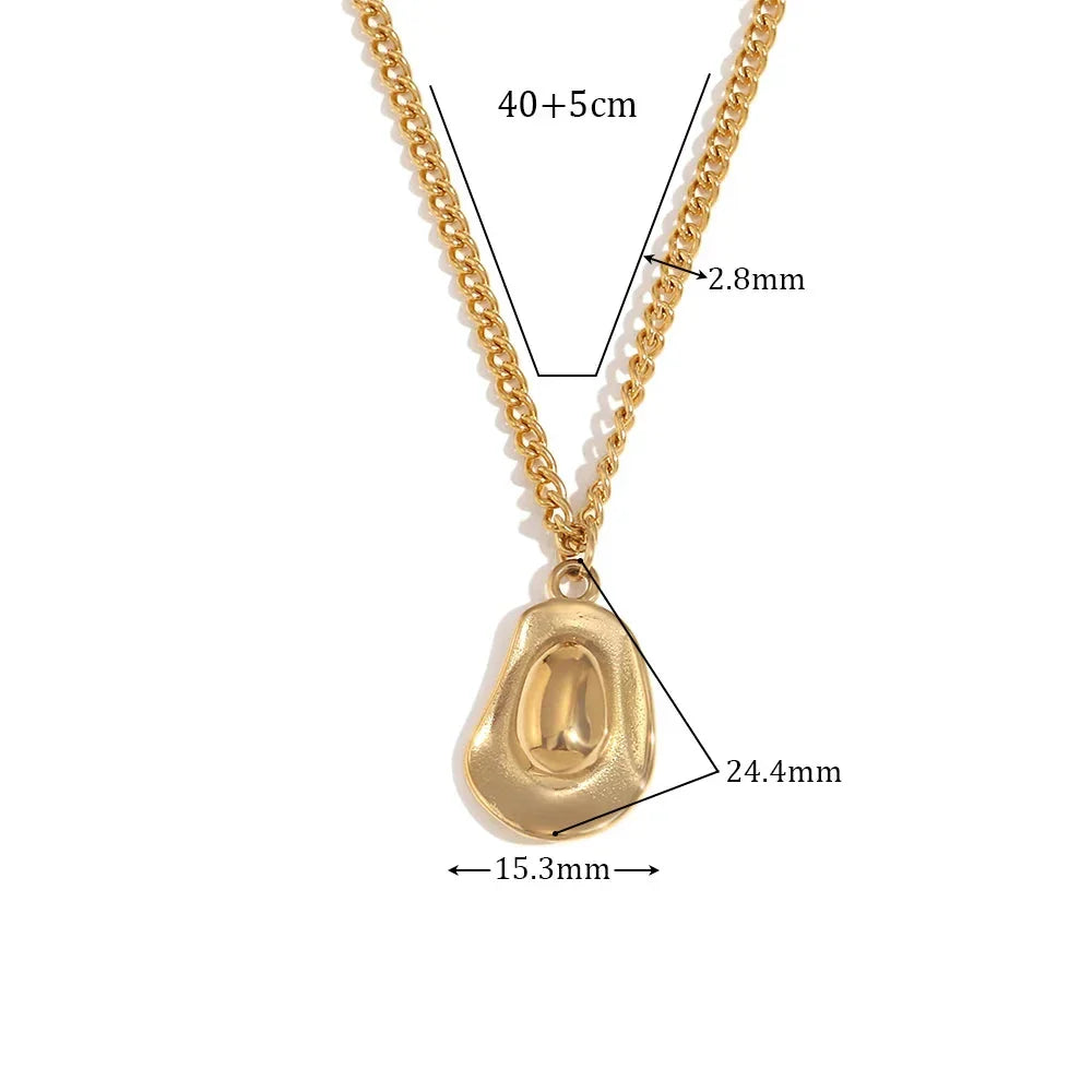 Colar Elegante Banhado a Ouro com Pingente de Chapéu