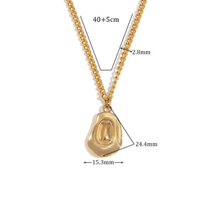 Colar Elegante Banhado a Ouro com Pingente de Chapéu