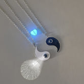 2 pieces/set Luminous peach heart black and white Yin and Yang gossip couple necklace